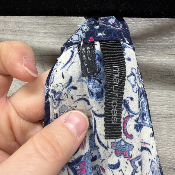 Maurices Halter Top Women's Large  Blue Floral Sleeveless High Low Pullover - Picture 3 of 11